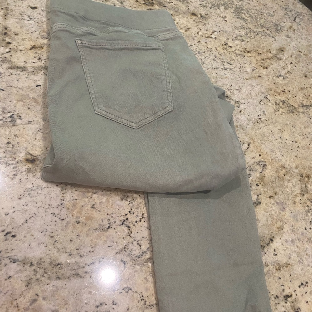 NYDJ Green Skinny Jeans with Sleek Fit